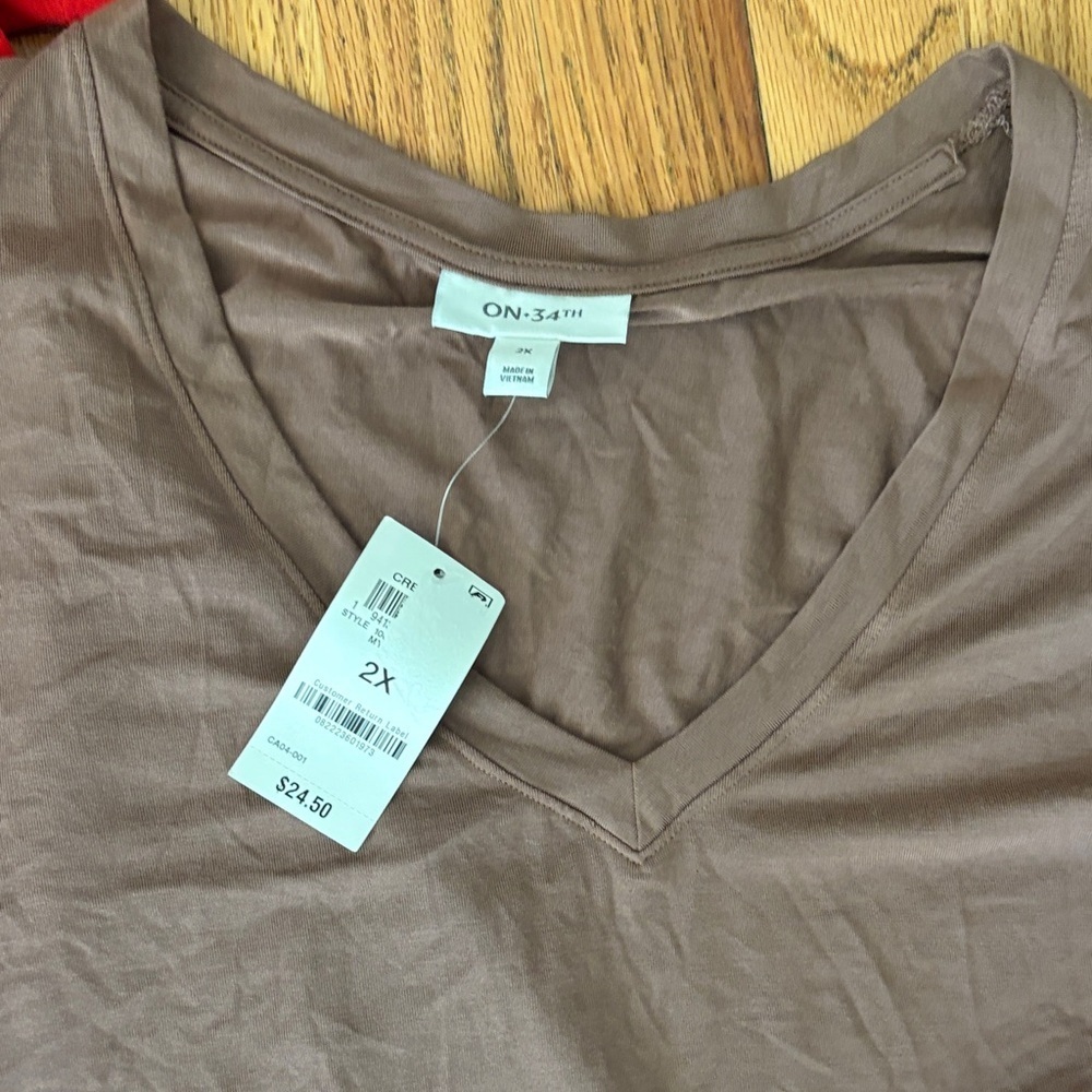 Red and Brown Short Sleeve Tops - Picture 2 of 3